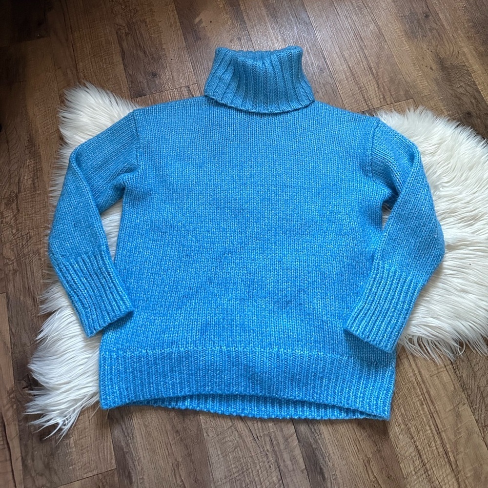 AMERICAN EAGLE Blue Knit Turtleneck Sweater